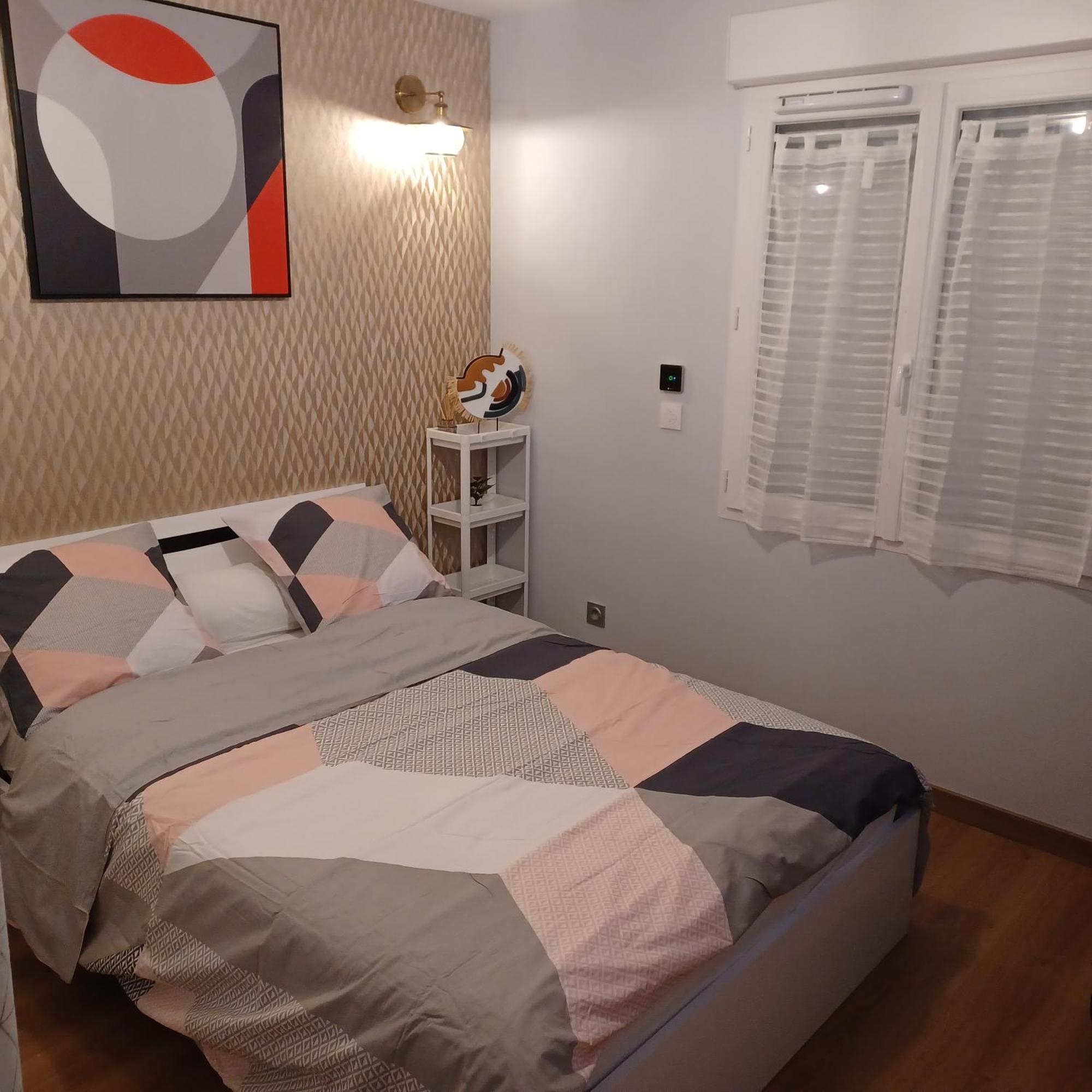 Chambre Privee/Climatisee+Tv /Petit Dejeuner Inclu/Tout Confort Nevers Exterior foto